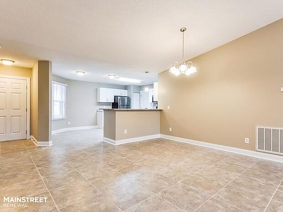 4th image of 68 Sanpatrice Ct