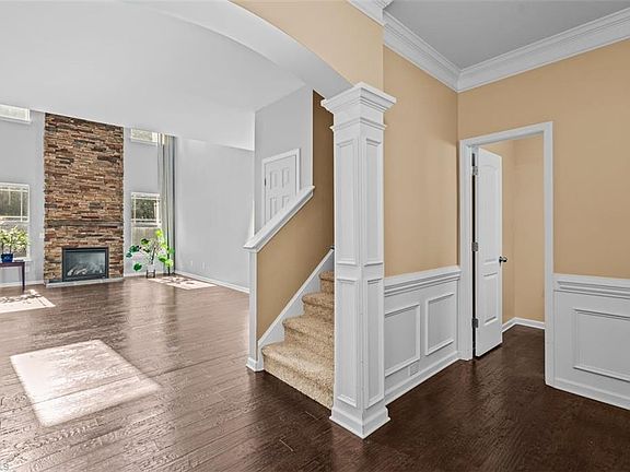 2nd image of 1814 Castle Gate Ct