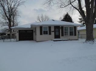 1108 Jefferson Ave, Charleston, IL 61920