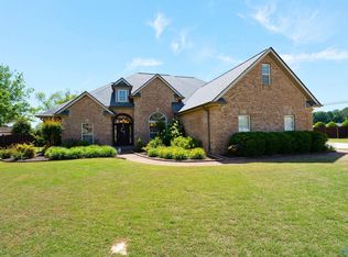 25166 Castlebury Dr, Athens, AL 35613