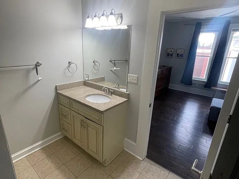 180 E Main St #C — Photo 8