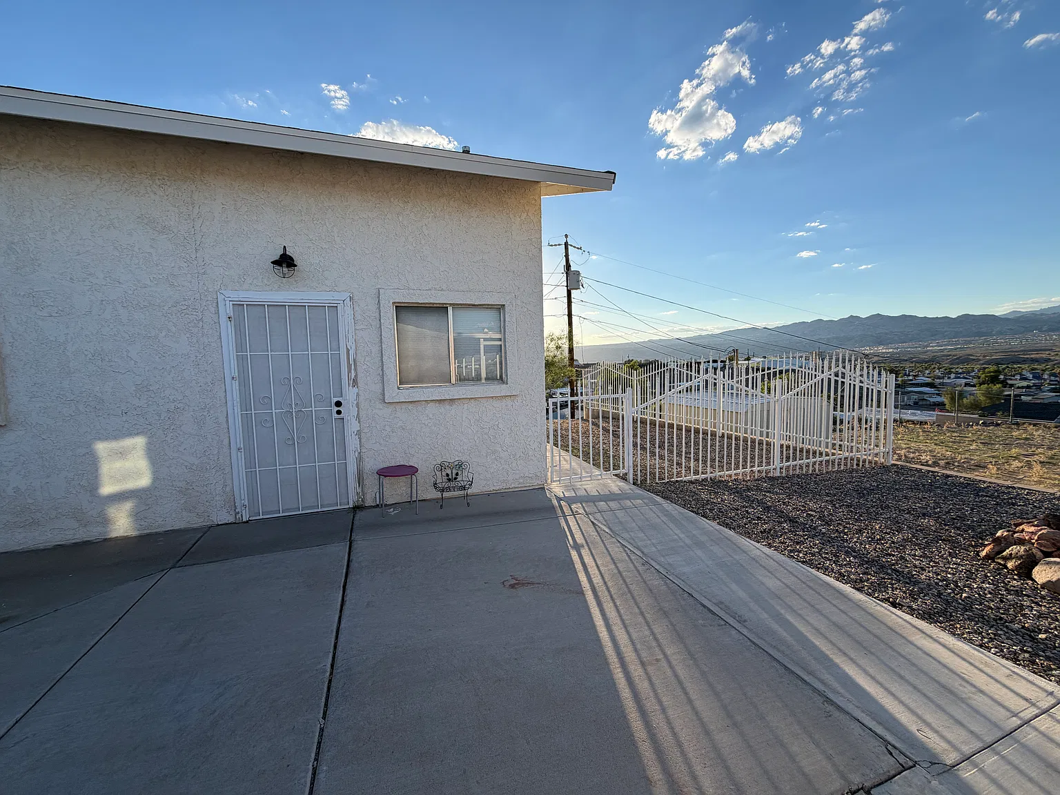 1435 Colina Dr — Photo 1