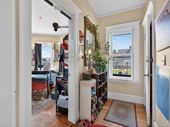 5th image of 671 Washington St #2