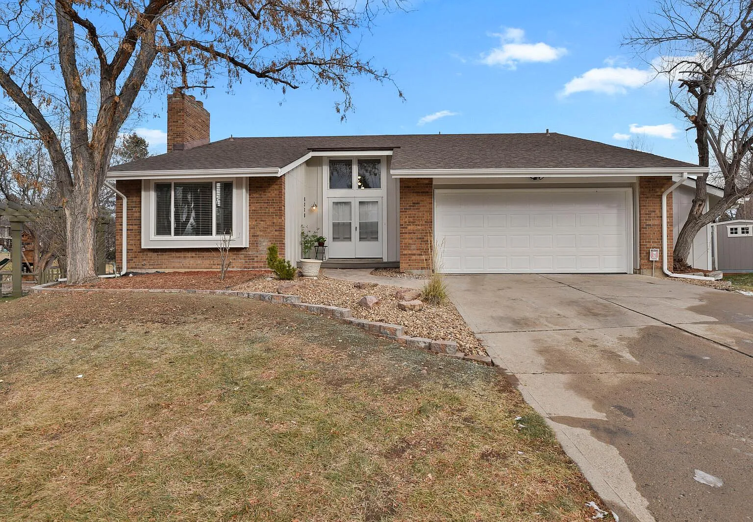 3 bed, 2400 sqft, $3,600 — Photo 3