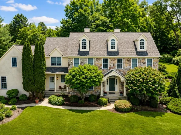 5 Misty Meadow Dr, West Chester, PA 19382
