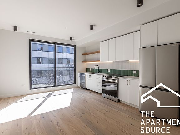 4th image of 1712 Oak Ave #202