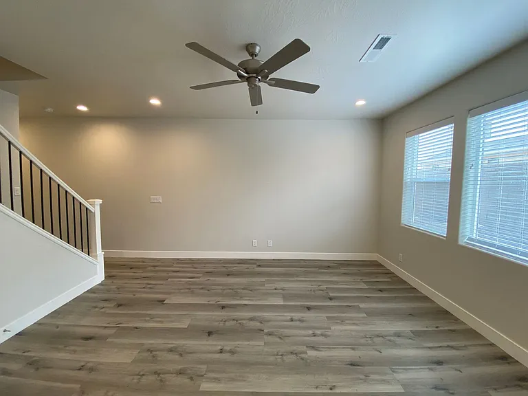 530 E Goldline Dr — Photo 6