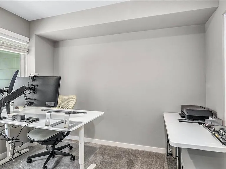 1st-floor office/bedroom.