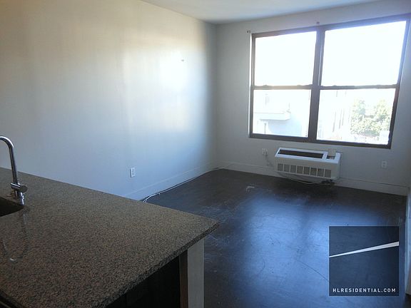 2nd image of 41 Kosciuszko St APT 413