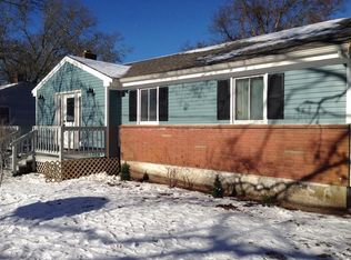 81 Fearing St, Buzzards Bay, MA 02532