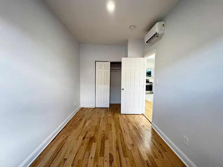 160 Martin Luther King Jr Dr #3 — Photo 2