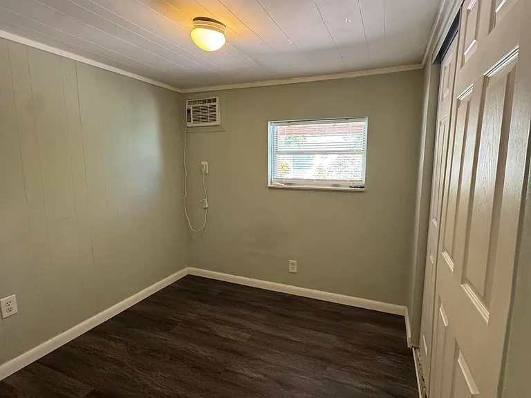 245 Lee Ave — Photo 7