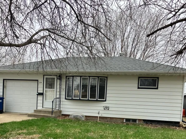 154 4th Ave SE, Dickinson, ND 58601