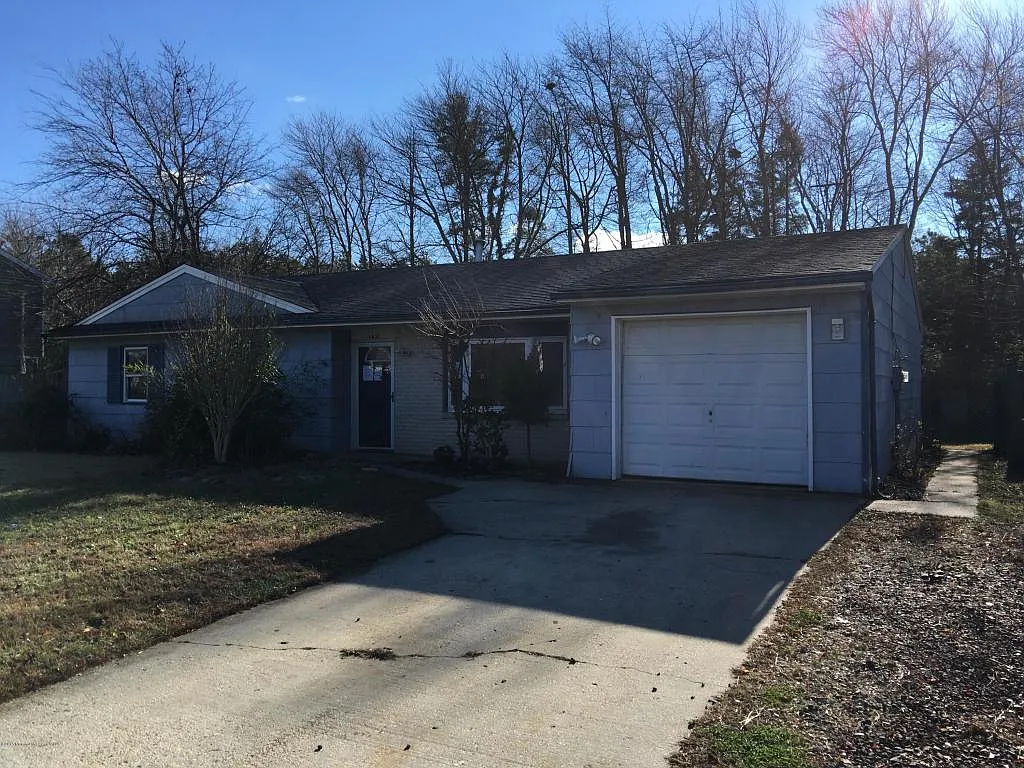 1437 Delaware Ave photo 1