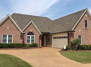 1295 River Bank Dr, Collierville, TN 38017