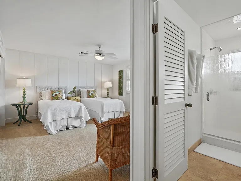 204 Paiko Dr — Photo 16