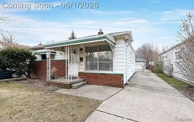 4704 Jackson St — Photo 1