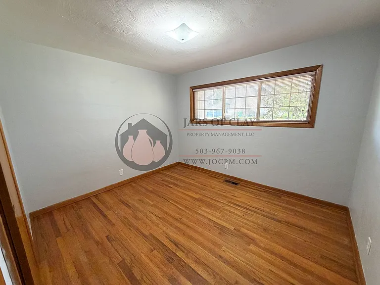 3231 Alberta Ave NE — Photo 12