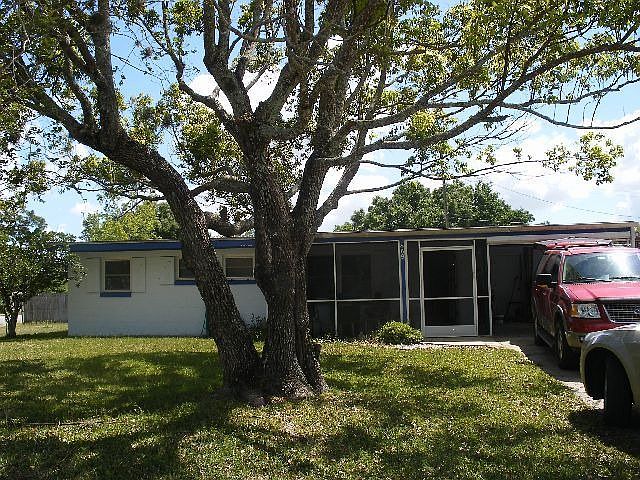1st image of 868 Logan Dr