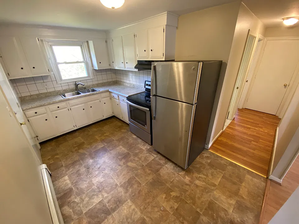 24 River St #D