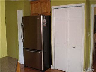 4th image of 1104 Van Buren Pl
