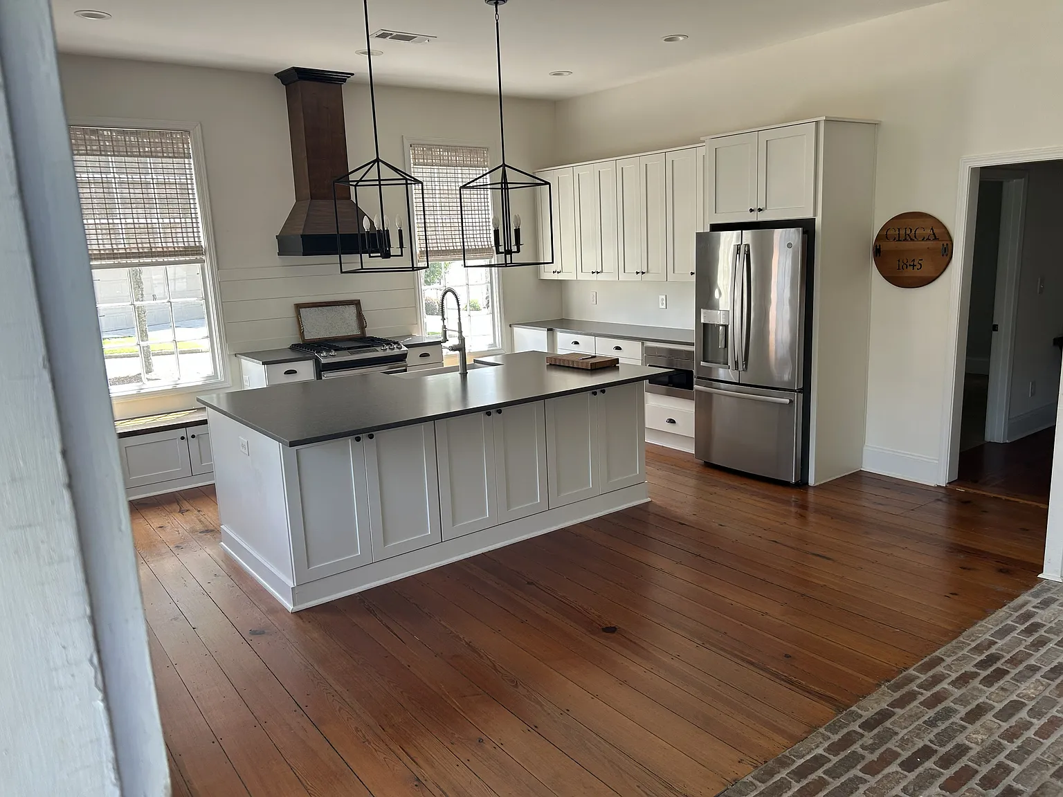 3 bed, 1744 sqft, $3,300 — Photo 2