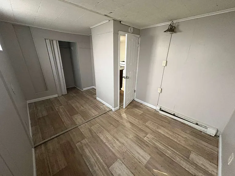 733 Burden Ave #1 — Photo 4
