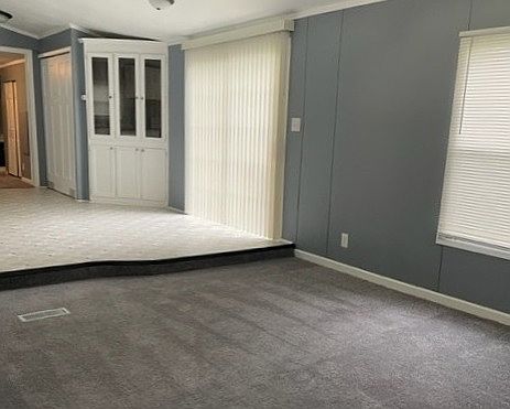 2nd image of 2829 Palace Dr
