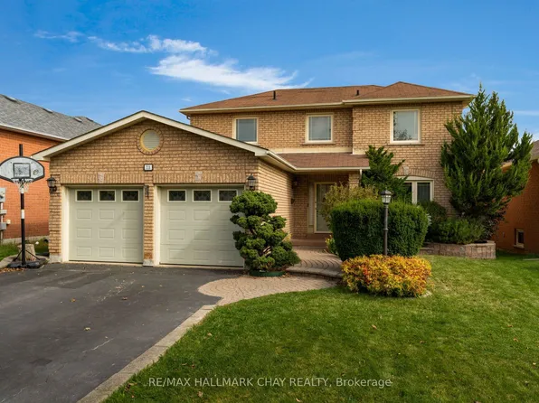 73 Brown St, Barrie, ON L4N 7V5