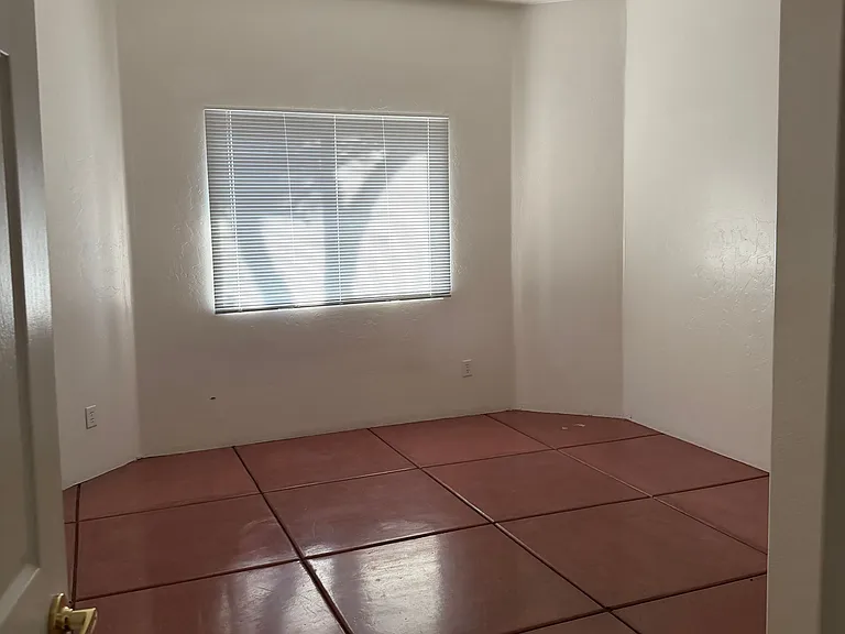 3619 E 4th St #3619-4TH-ST — Photo 6