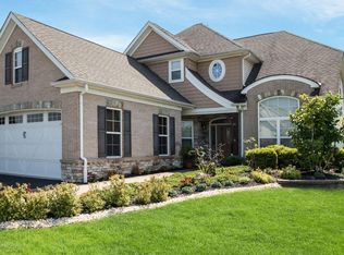 35 E Sagamore Dr, Farmingdale, NJ 07727