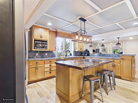 5th image of 12856 Bucklund Road