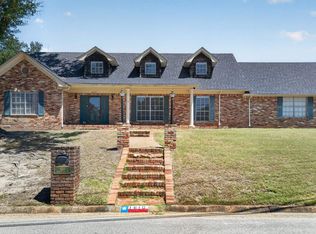 1610 Meadowhill Dr, Jacksonville, TX 75766