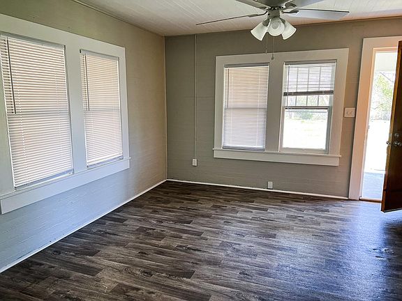 2nd image of 2517 Sylvester Dr