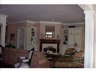 9812 Elm Pl, River Ridge, LA 70123