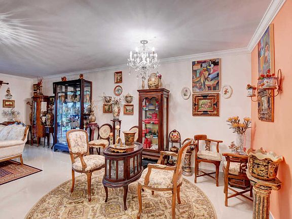 4th image of 113 Capri Way #C