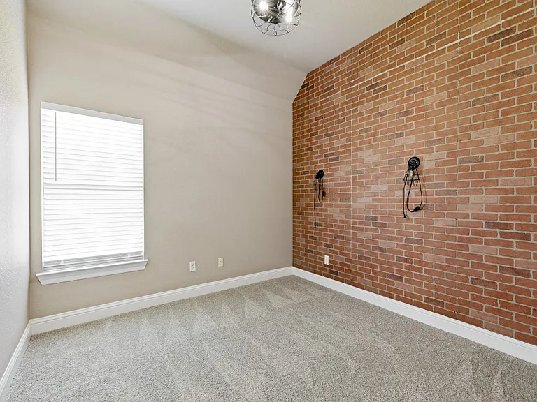 455 Chisholm Trl — Photo 17