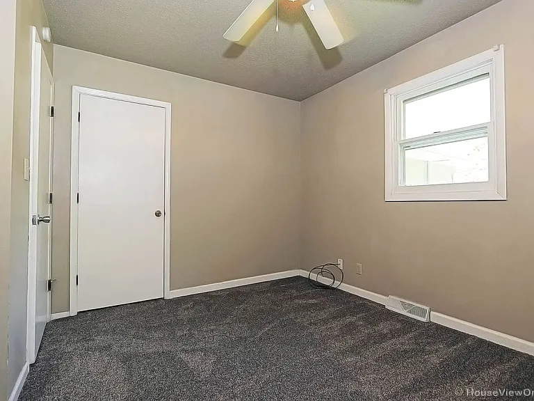 1105 N West End Blvd — Photo 22