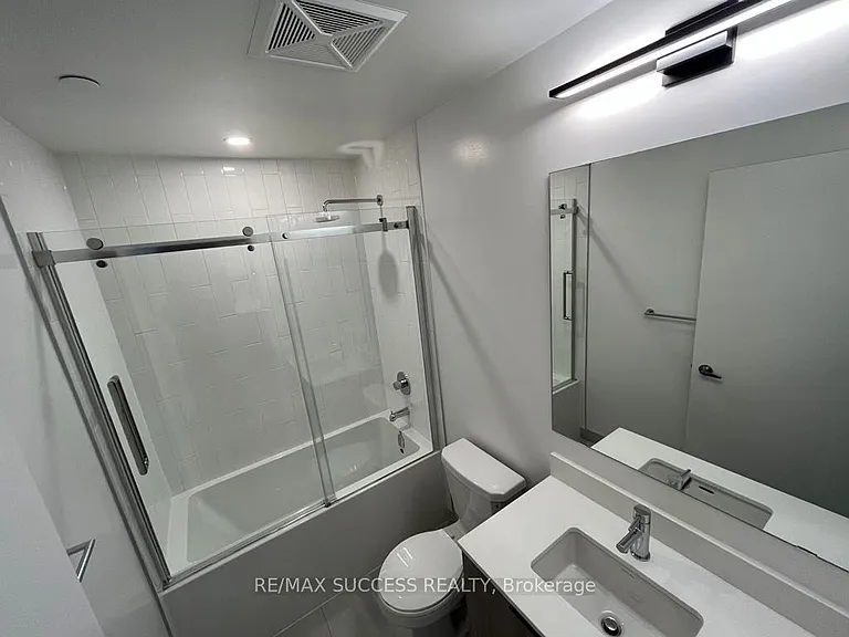 2485 Eglinton Ave W #323 — Photo 13