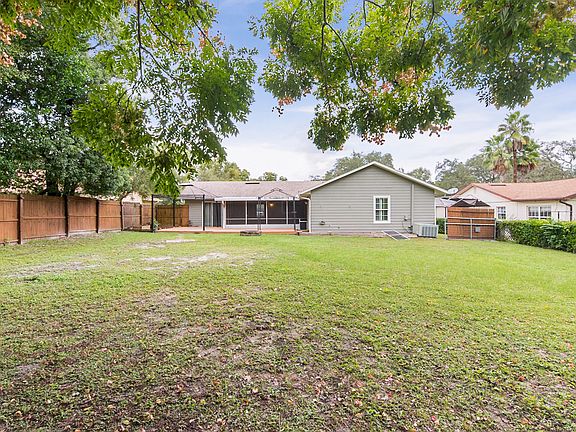 5th image of 1212 Helen Dr
