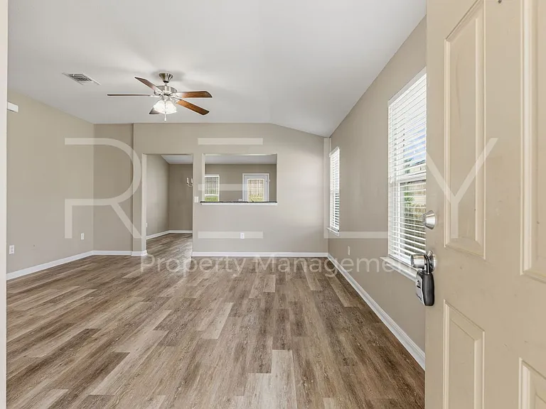 146 Leon River Loop — Photo 4