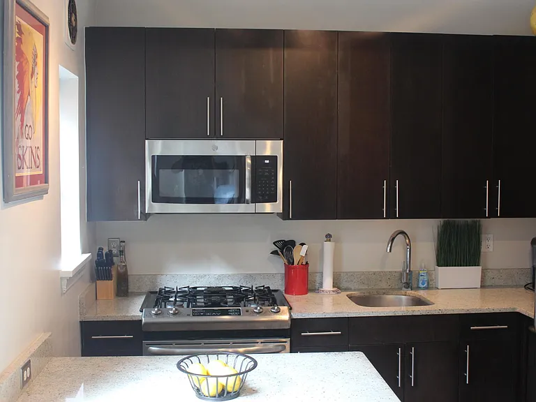 2010 Kalorama Rd NW #303 — Photo 9