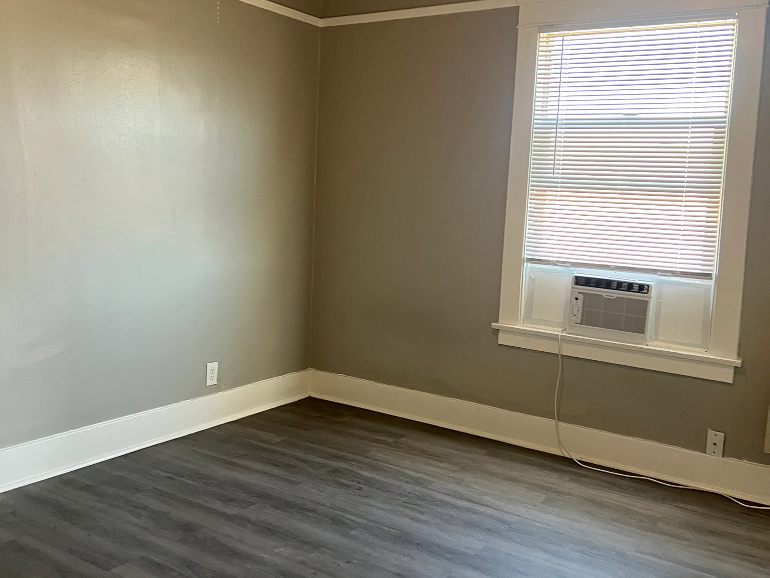 1 bed, $895 — Photo 2