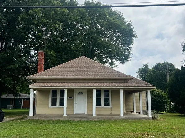 808 S McCanse St, Mount Vernon, MO 65712