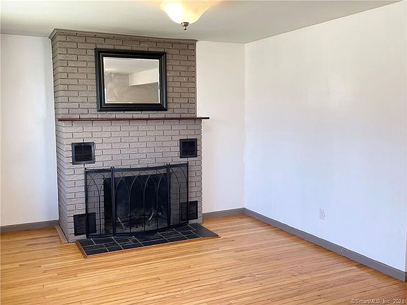 89 School House Road