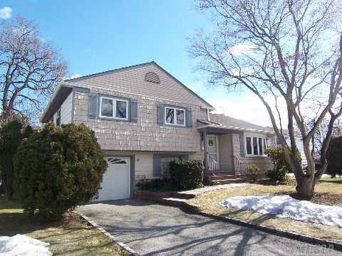 1st image of 12 Mitchel Ct