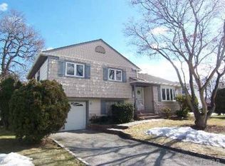 12 Mitchel Ct, Hicksville, NY 11801