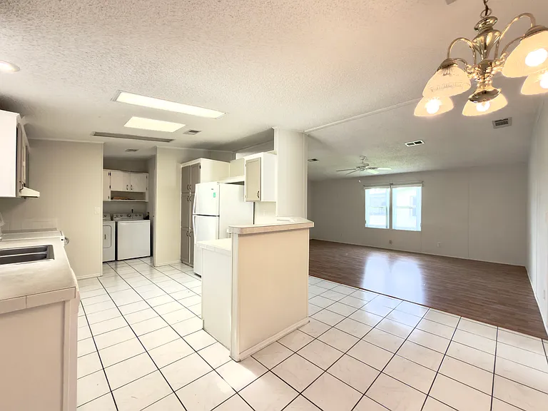 827 Sun Glow St — Photo 10
