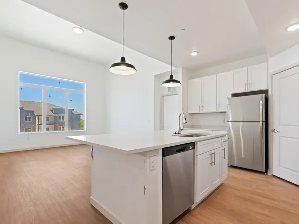 The Station Apartments at Gateway