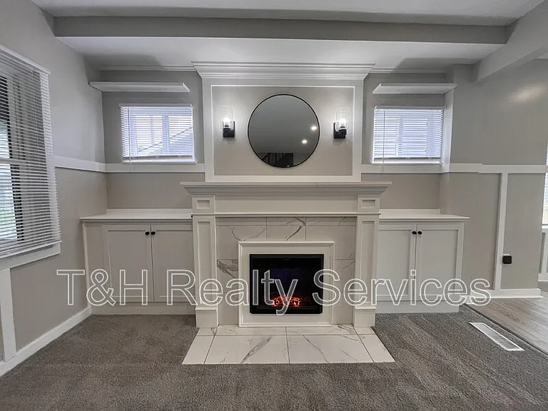 608 N Gray St — Photo 3